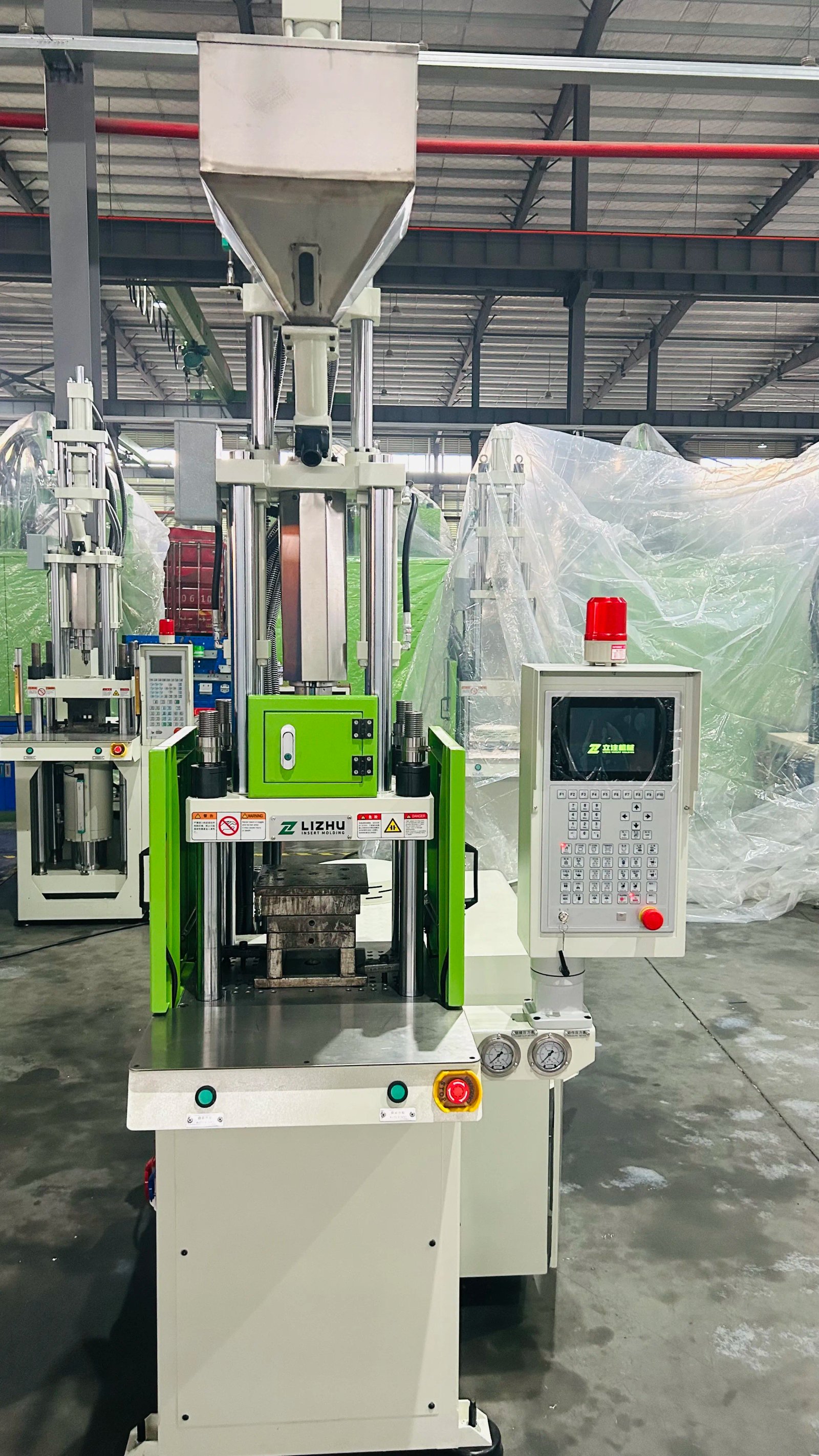 Plastik Elektrik Parçaları İçin 35 Ton Dikey Enjeksiyon Makinesi